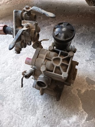 Bomba Annovi Reverberi para fumigar