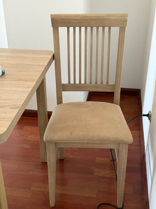 Mesa extensible y 4 sillas madera