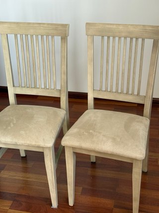 Mesa extensible y 4 sillas madera