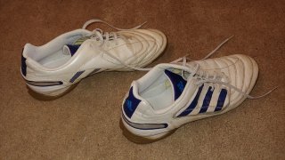 Scarpe Adidas sneakers bianche e blu