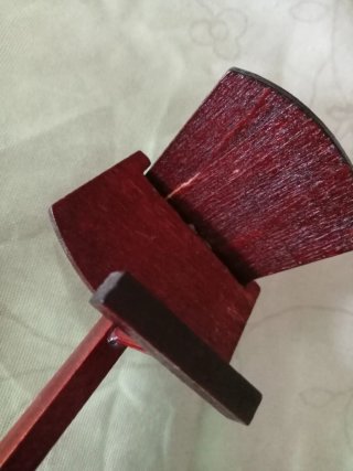 Dolce oscillazione per casa delle bambole in legno