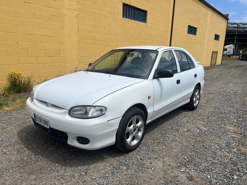 Hyundai Accent x3 1998 - foto 1