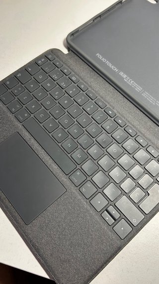 Funda con teclado Logitech para iPad air 11inch