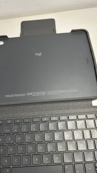 Funda con teclado Logitech para iPad air 11inch