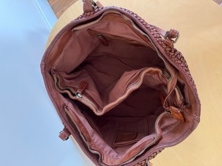 Bolso de piel marrón