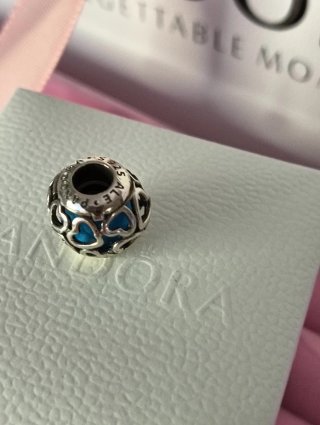 Charm Pandora Corazones Azul ALE S925