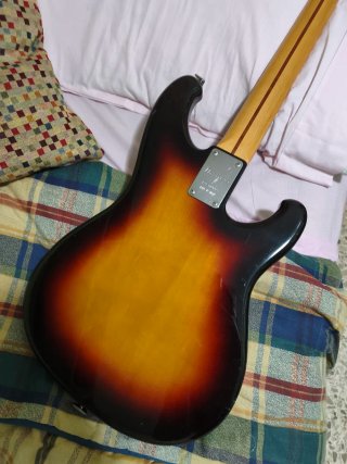 Bajo zurdo Ibanez precision (japones)
