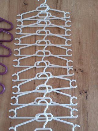 12 Perchas Infantiles Blancas Plástico