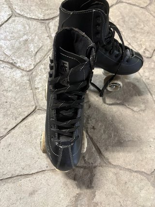 Patines de 4 ruedas negros