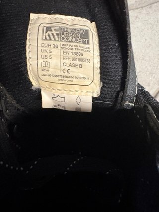 Patines de 4 ruedas negros