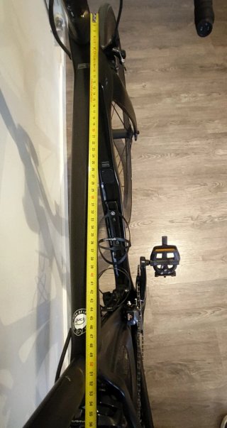 Pinarello Dogma F10. Telaio e ruote in carbonio.
