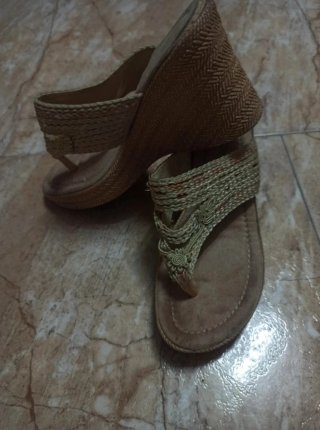 Sandalias cuña esparto beige y marrón