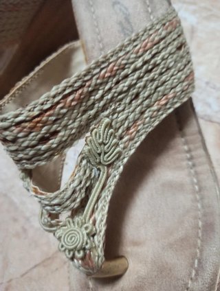 Sandalias cuña esparto beige y marrón