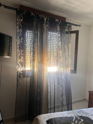 Lámpara y cortinas a juego