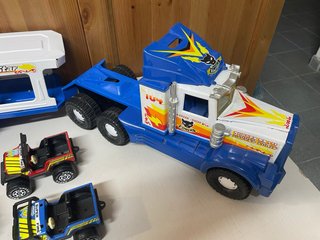 Camión Gozan Turboleader con 4 coches