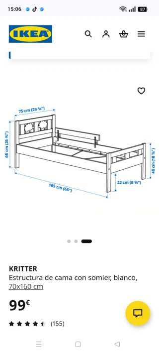 Cama infantil blanca con diseño de nubes