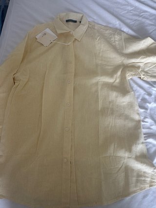 Camisa amarilla de lino
