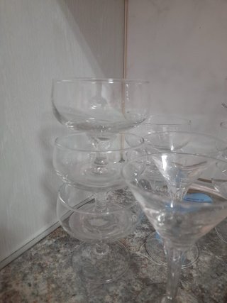 Lote vajilla: copas, vasos, tazas y platos
