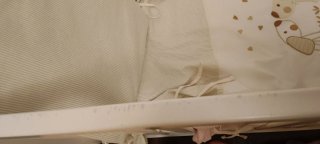 Cuna blanca + colchón + ropa de cuna
