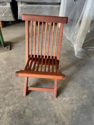Silla de madera para niños