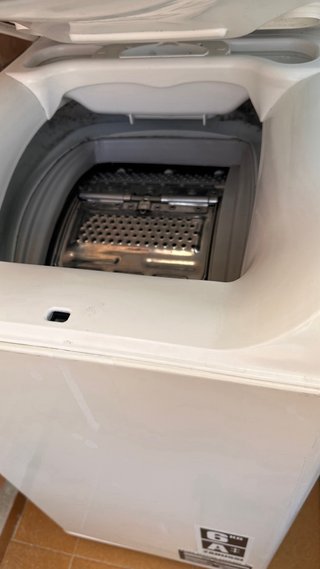 Lavadora Zanussi 6kg, urge vender