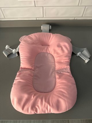 Adaptador Bañera recién nacido para ducha rosa.