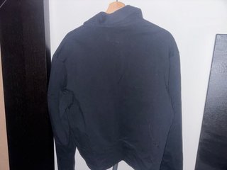 Zara Camisa Negra Manga Larga polo bad bunny