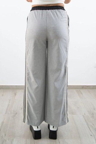 Pantalón Jogger Bicolor con Franjas