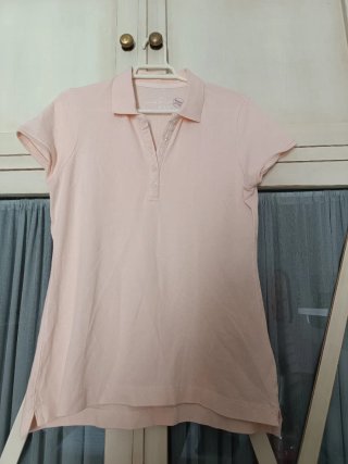 Polo H&M rosa pastel talla M básico cómodo