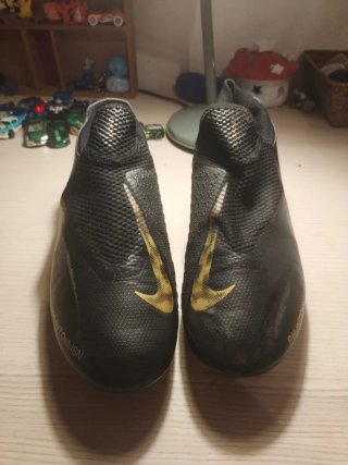 Botas de fútbol Nike Phantom Ghost Doradas