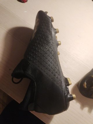 Botas de fútbol Nike Phantom Ghost Doradas