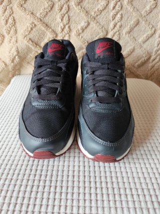 Nike Air Max Negro y Rojo