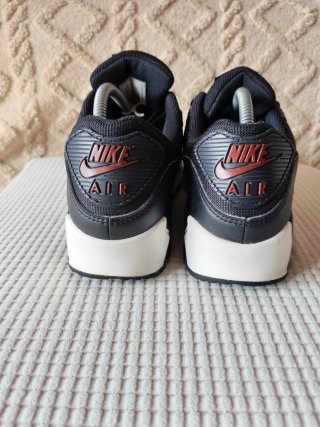 Nike Air Max Negro y Rojo