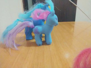 Lote 4 figuras ponis clásicos