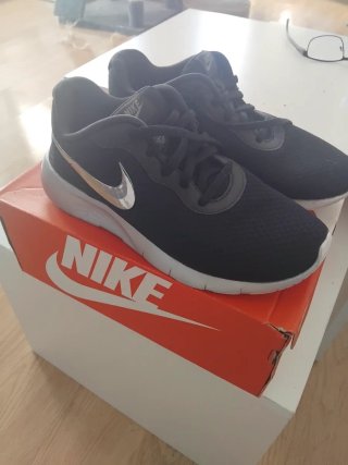 Zapatillas Nike Negras y Grises