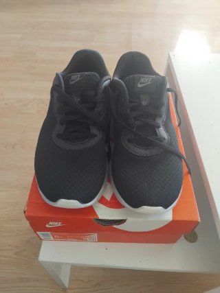 Zapatillas Nike Negras y Grises