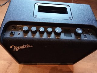Amplificador Fender Mustang LT25