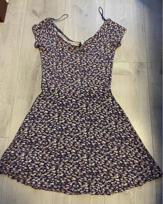 Vestido floral Stradivarius