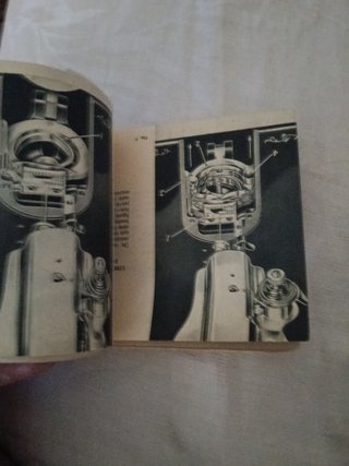 Máquina de coser Alfa antigua
