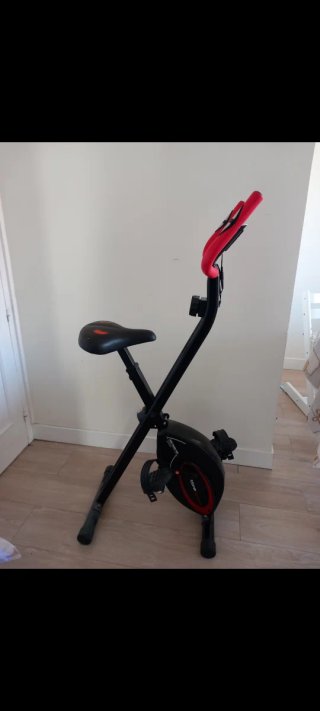 Bici Estática Negra y Roja