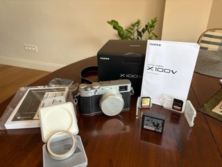 Fujifilm X100V Plata | Cámara Impecable + Extras