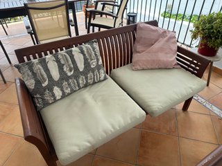 Set 2 sofás y mesa madera teka