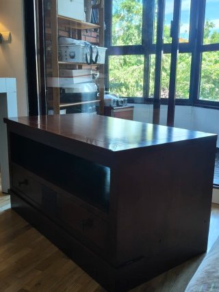 Mueble de salón de cerezo.