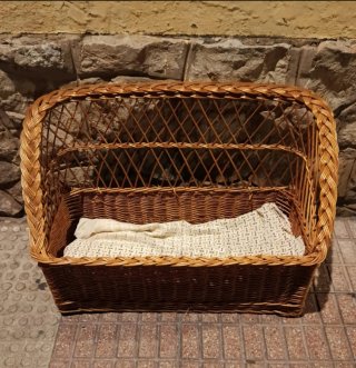 baul sofa divan Mimbre pra reparar carcoma