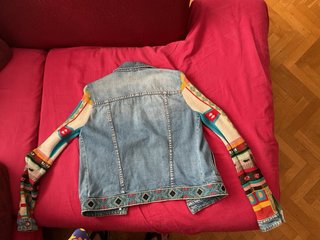 Chaqueta vaquera Desigual bordada T.38