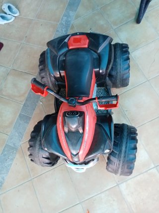 Quad infantil eléctrico