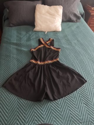 Mono corto verano negro con bordado