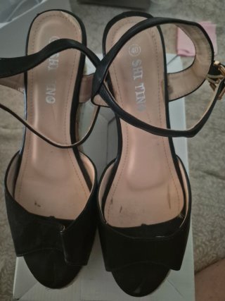 Cuñas sandalia negra