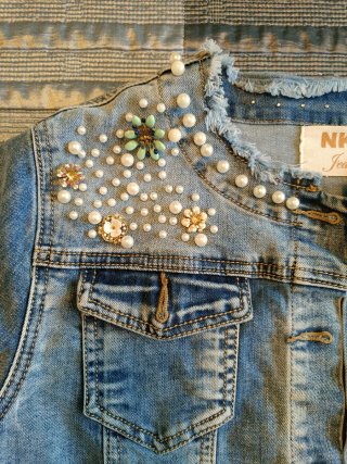Chaqueta vaquera NKN Jeans con perlas