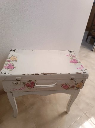 Mesa Auxiliar Vintage Hecha a Mano